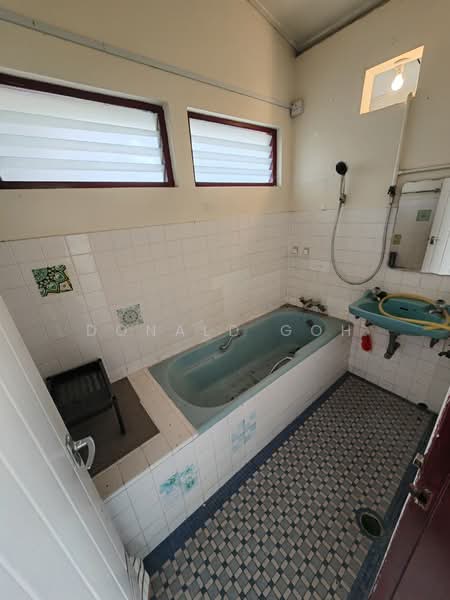 Rumah Teres 1 Tingkat untuk Disewa di Ipoh (Perak) - Donald Goh - Bathroom - PropertyGuru.com.my