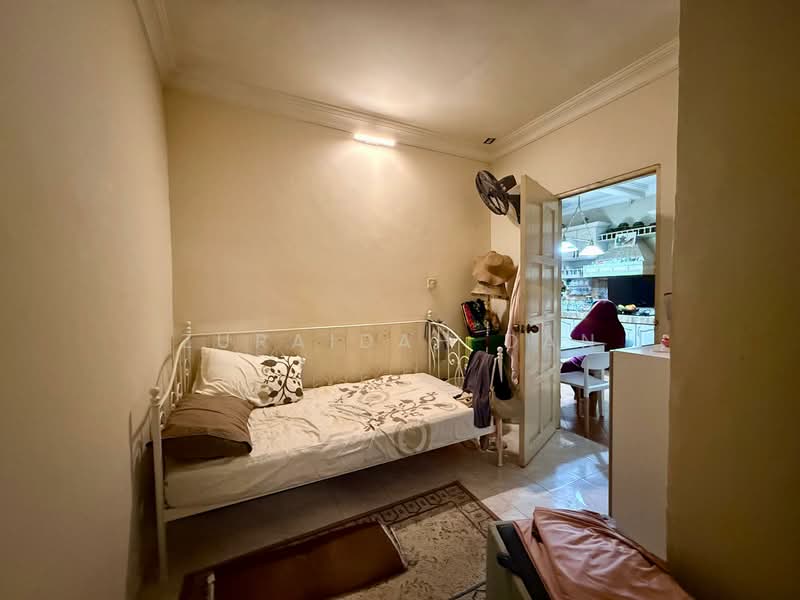 2-storey Terraced House for Sale in Taman Setiawangsa (Setiawangsa) - Zuraidah Dan - Bedroom - PropertyGuru.com.my