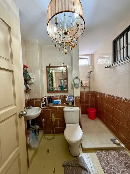 2-storey Terraced House for Sale in Taman Setiawangsa (Setiawangsa) - Zuraidah Dan - Bathroom - PropertyGuru.com.my