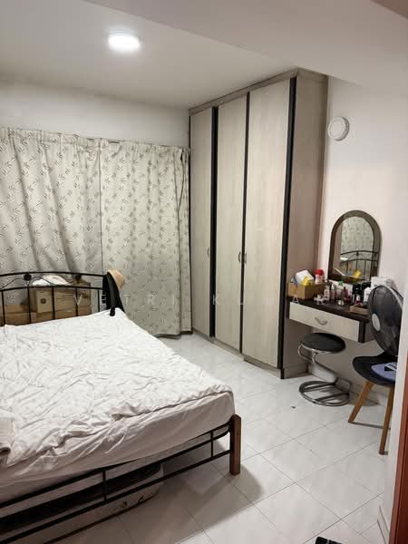 Condominium for Sale at The Pines - Vetri Kumar - Bedroom - PropertyGuru.com.my
