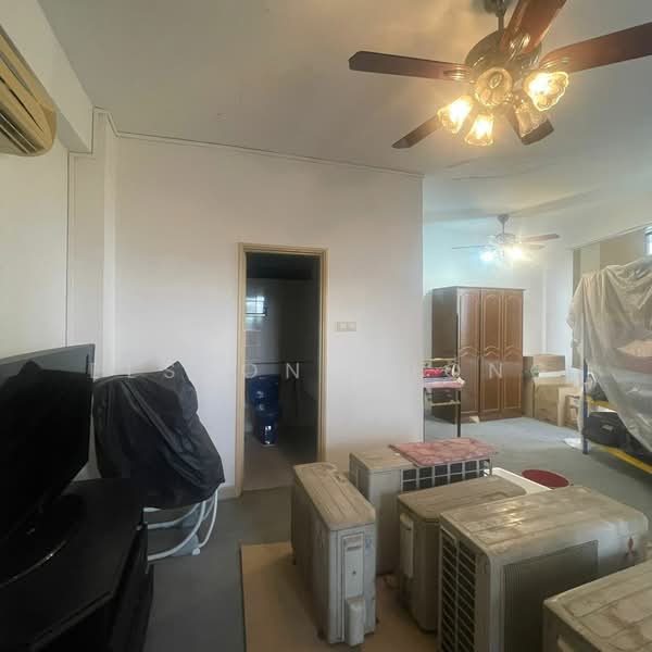 Kondominium untuk Dijual di Aloha Tower Condominium - Elston Chong - Living Room - PropertyGuru.com.my