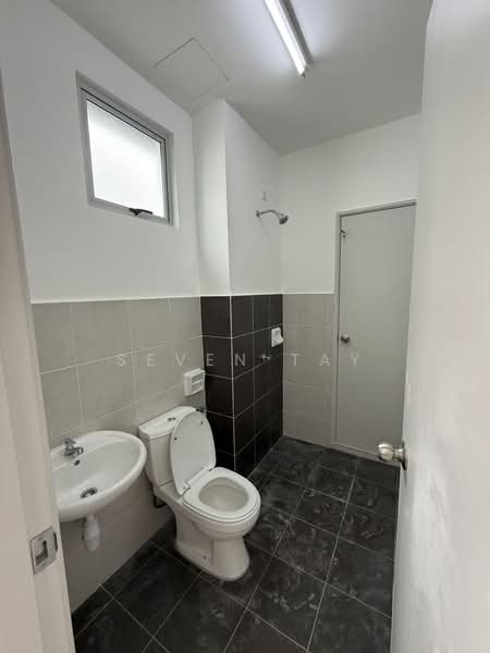 Rumah Teres 2 Tingkat untuk Disewa di Masai (Johor) - Seven Tay - Bathroom - PropertyGuru.com.my