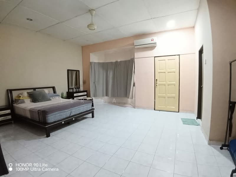 Rumah Teres 2 Tingkat untuk Dijual di Klang (Selangor) - Teresa Teng - Bedroom - PropertyGuru.com.my