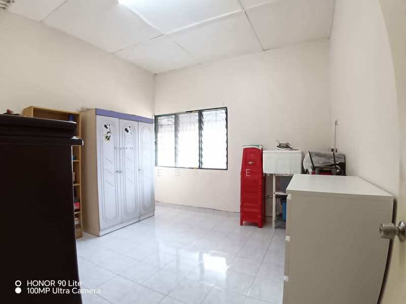 Rumah Teres 2 Tingkat untuk Dijual di Klang (Selangor) - Teresa Teng - Bedroom - PropertyGuru.com.my