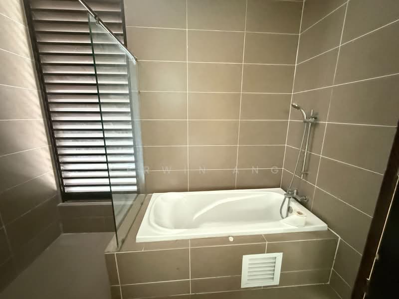 Semi-Detached House for Sale in Putra Heights (Subang Jaya) - Kerwin Ang - Bathroom - PropertyGuru.com.my