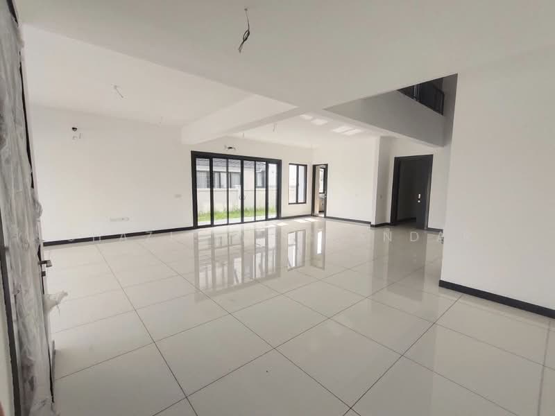 Semi-Detached House for Sale in Shah Alam (Selangor) - Shaziery Iskandar - Living Room - PropertyGuru.com.my