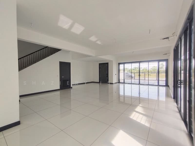 Semi-Detached House for Sale in Shah Alam (Selangor) - Shaziery Iskandar - Living Room - PropertyGuru.com.my
