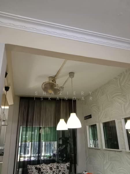 Rumah Teres 2 Tingkat untuk Dijual di TAMAN PUCHONG UTAMA (Puchong) - Shaziery Iskandar - Living Room - PropertyGuru.com.my