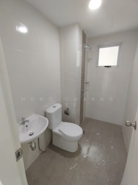 Pangsapuri untuk Disewa di Permas Ville Apartment - Hong Charng Lee - Bathroom - PropertyGuru.com.my