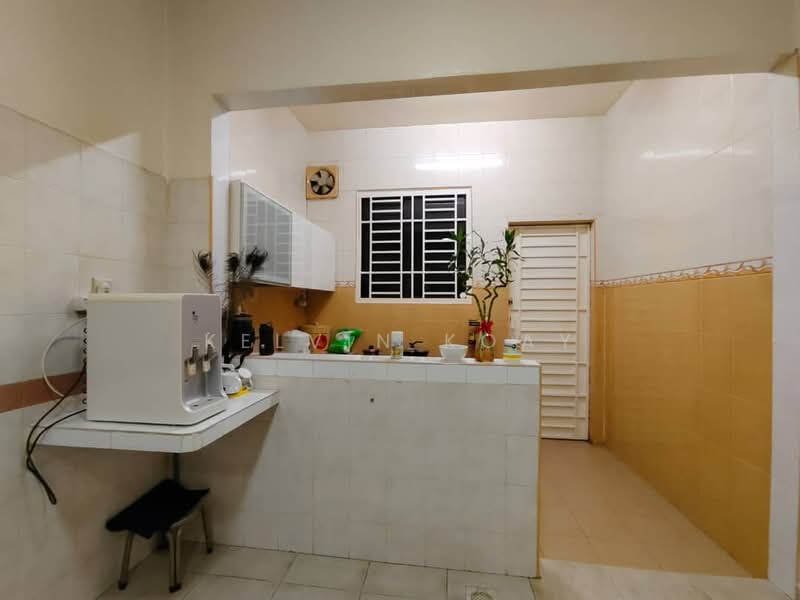 1-storey Terraced House for Sale in Taman Nora (Ulu Tiram) - Kelvin Koay - Kitchen - PropertyGuru.com.my