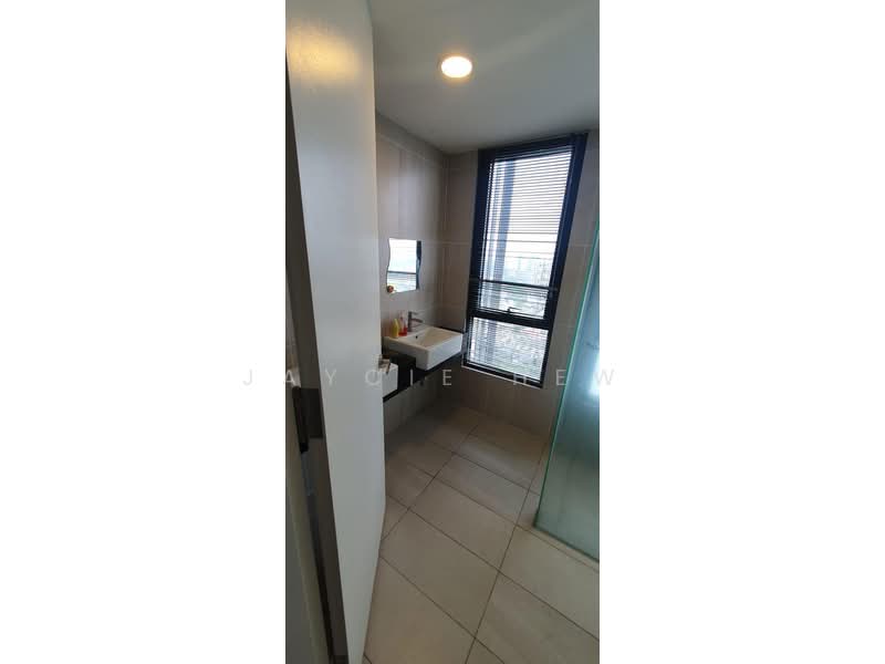 Servis Apartment untuk Disewa di Eclipse Residence @ Pan'gaea - Jaycie Hew - Bathroom - PropertyGuru.com.my