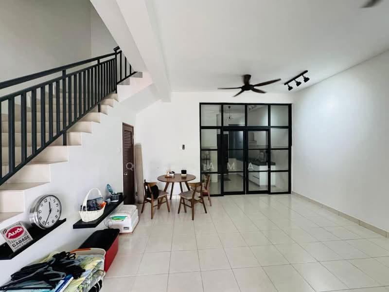 Terraced House for Sale in Sungai Buloh (Selangor) - Aqil Kamal - Living Room - PropertyGuru.com.my