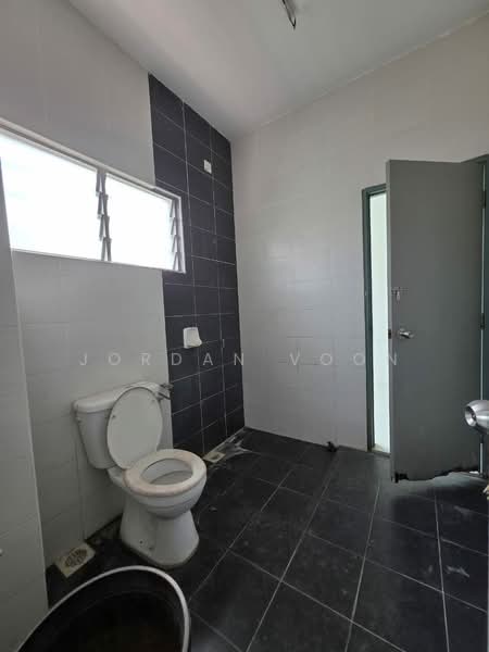 2-storey Terraced House for Sale in Taman Crescentia (Simpang Ampat) - Jordan Voon - Bathroom - PropertyGuru.com.my