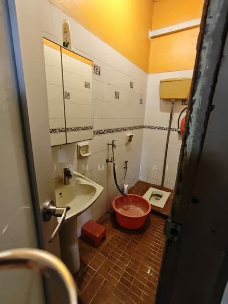 Rumah Teres 1 Tingkat untuk Dijual di Taman Daya (Johor Bahru) - Tommy Tai - Bathroom - PropertyGuru.com.my