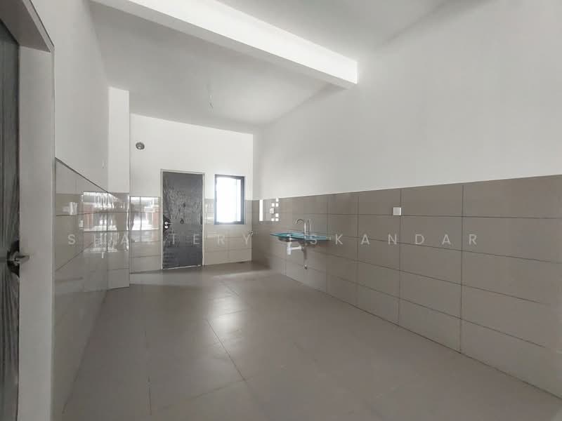 2-storey Terraced House for Sale in Elmina (Shah Alam) - Shaziery Iskandar - Kitchen - PropertyGuru.com.my