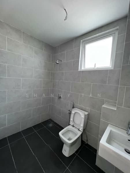 Semi-Detached House for Sale in Sungai Long (Bandar Sungai Long) - Shanny Tan - Bathroom - PropertyGuru.com.my