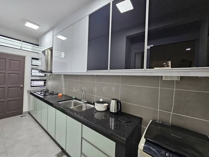 Cluster House for Sale in Taman Ungku Tun Aminah (Skudai) - Agnes . - Kitchen - PropertyGuru.com.my
