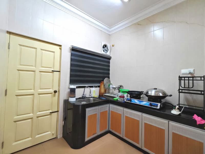 2-storey Terraced House for Rent in Permas Jaya (Johor) - Victor Lee - Kitchen - PropertyGuru.com.my