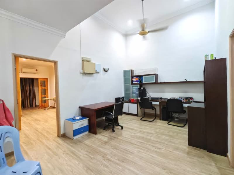 2-storey Terraced House for Rent in Permas Jaya (Johor) - Victor Lee - Study - PropertyGuru.com.my