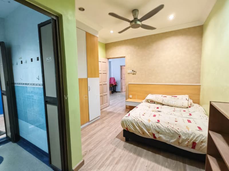 2-storey Terraced House for Rent in Permas Jaya (Johor) - Victor Lee - Bedroom - PropertyGuru.com.my