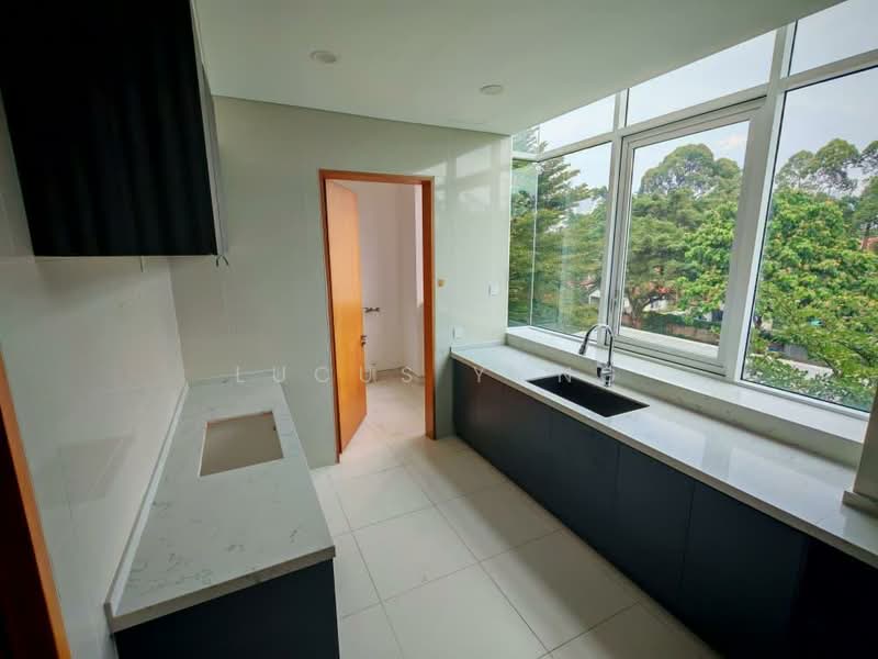 Kondominium untuk Dijual di Nobleton Crest - Lucus Yong - Kitchen - PropertyGuru.com.my