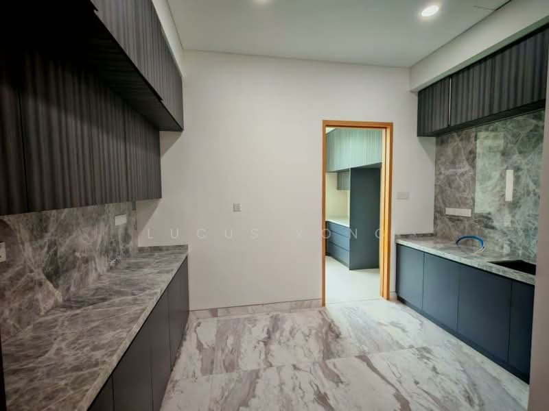 Kondominium untuk Dijual di Nobleton Crest - Lucus Yong - Kitchen - PropertyGuru.com.my