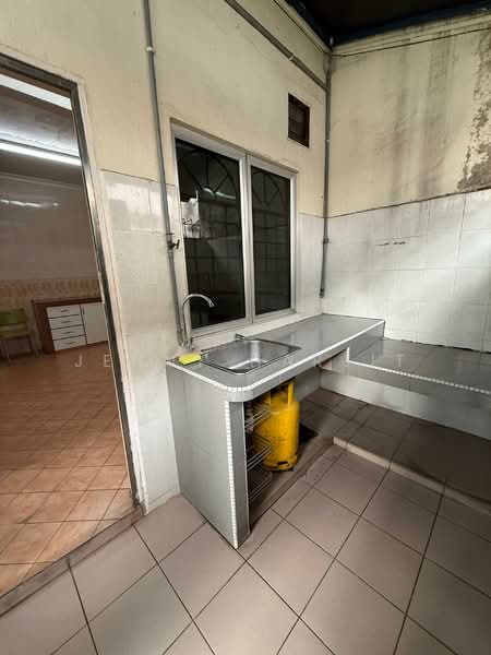 2-storey Terraced House for Sale in Puchong (Selangor) - Jenny Harjit - Kitchen - PropertyGuru.com.my