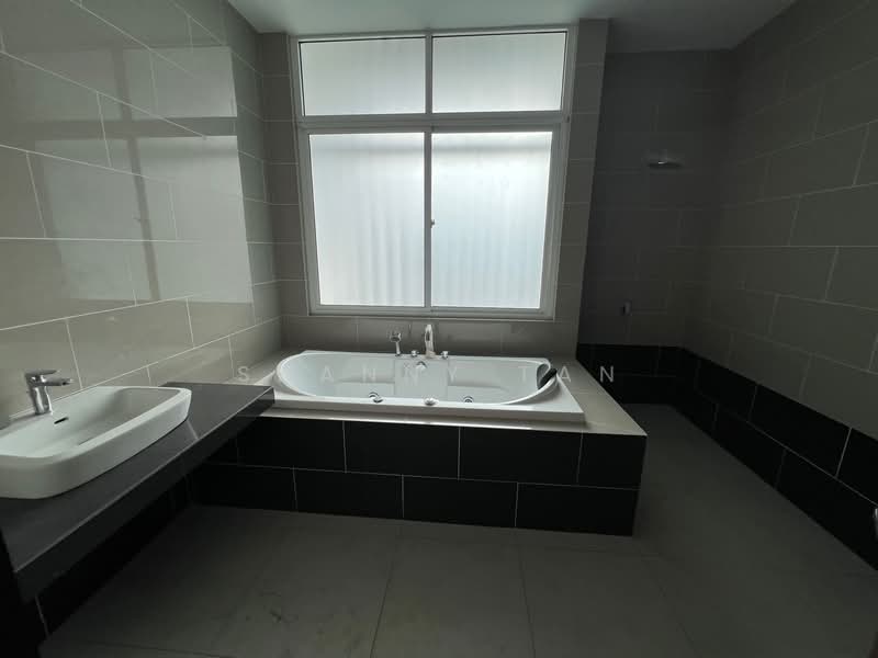 Semi-Detached House for Sale in Sungai Long (Bandar Sungai Long) - Shanny Tan - Bathroom - PropertyGuru.com.my