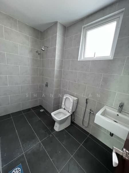 Semi-Detached House for Sale in Sungai Long (Bandar Sungai Long) - Shanny Tan - Bathroom - PropertyGuru.com.my