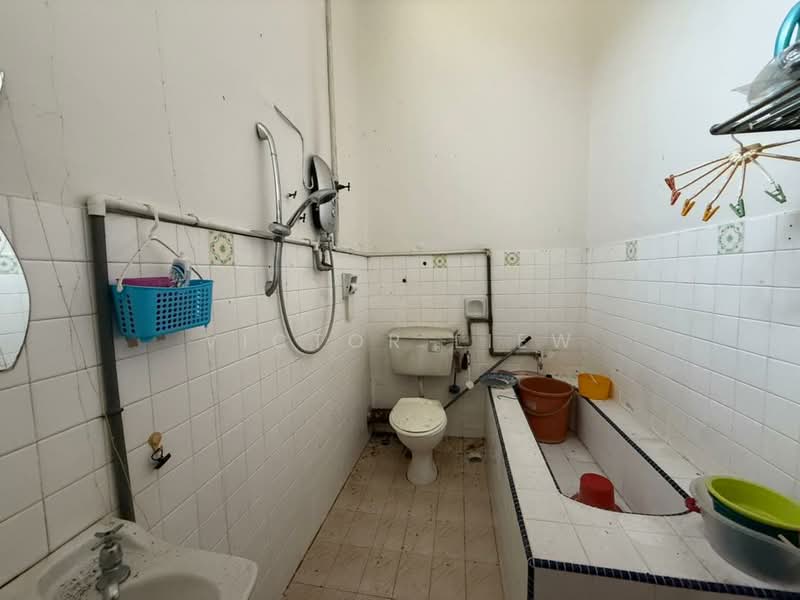 2-storey Terraced House for Sale in SS2 (Petaling Jaya) - Victor Liew - Bathroom - PropertyGuru.com.my