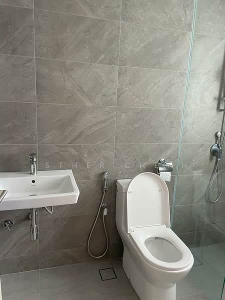 Servis Apartment untuk Disewa di Quinn Residence - Esther Cheah - Bathroom - PropertyGuru.com.my