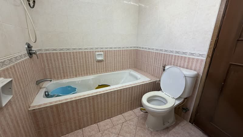 Condominium for Rent at Cyber Heights Villa - Howard Chang - Bathroom - PropertyGuru.com.my