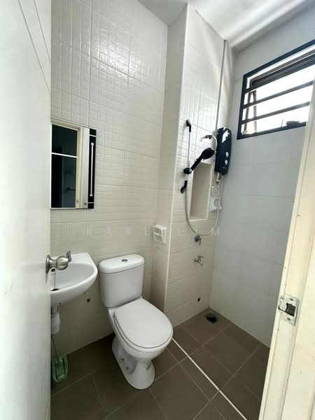 Rumah Teres 2 Tingkat untuk Dijual di Taman Damansara Aliff (Tampoi) - Karl Lim - Bathroom - PropertyGuru.com.my