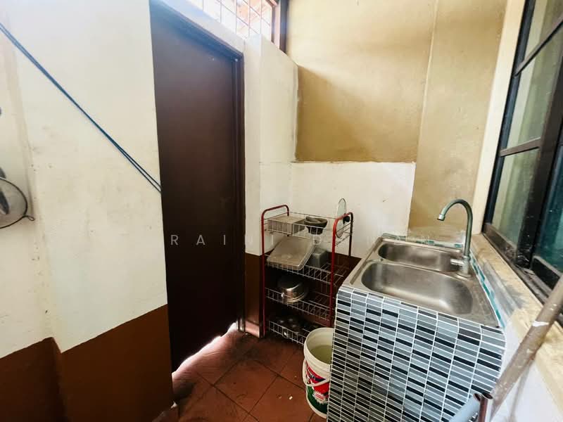 Rumah Teres 2 Tingkat untuk Dijual di Putra Avenue (Subang Jaya) - Noraini Dahan - Kitchen - PropertyGuru.com.my