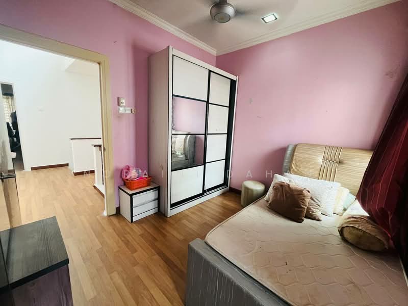 Rumah Teres 2 Tingkat untuk Dijual di Putra Avenue (Subang Jaya) - Noraini Dahan - Bedroom - PropertyGuru.com.my