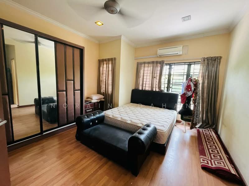 Rumah Teres 2 Tingkat untuk Dijual di Putra Avenue (Subang Jaya) - Noraini Dahan - Bedroom - PropertyGuru.com.my