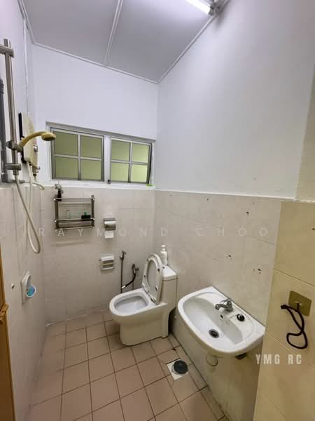 Terraced House for Rent in Bandar Puteri Klang (Klang) - Raymond Choo - Bathroom - PropertyGuru.com.my