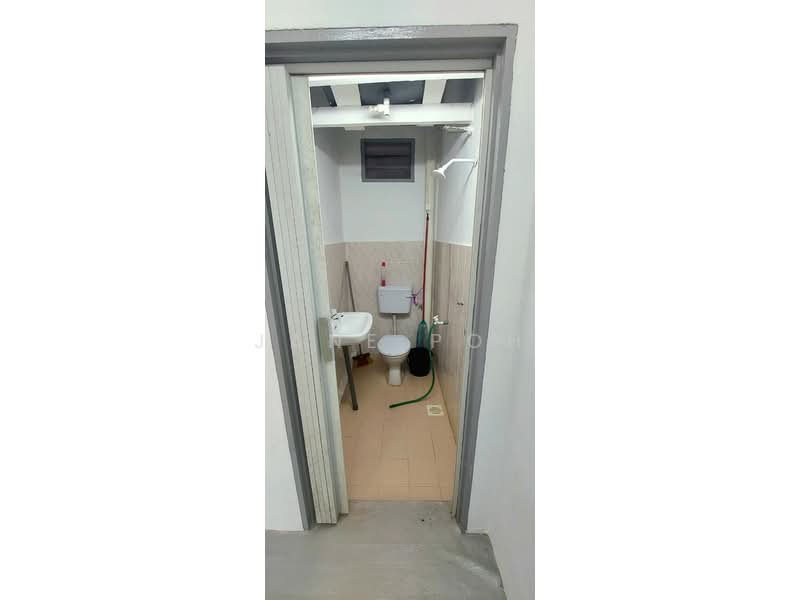 Rumah Teres untuk Dijual di Kluang (Johor) - Jane Poh - Bathroom - PropertyGuru.com.my