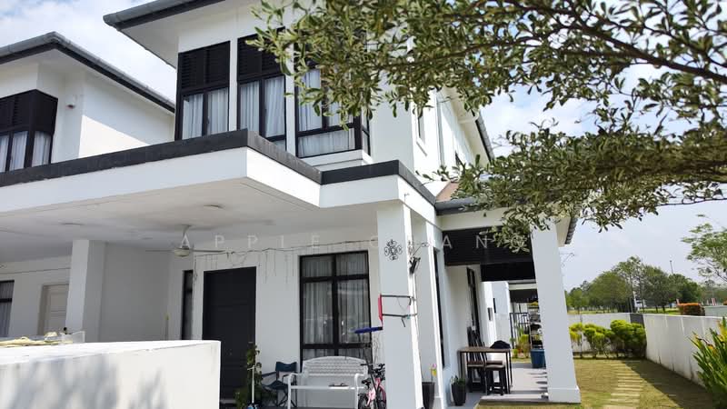 2-storey Terraced House for Rent in Puncak Alam (Selangor) - Apple Chang - Exterior - PropertyGuru.com.my