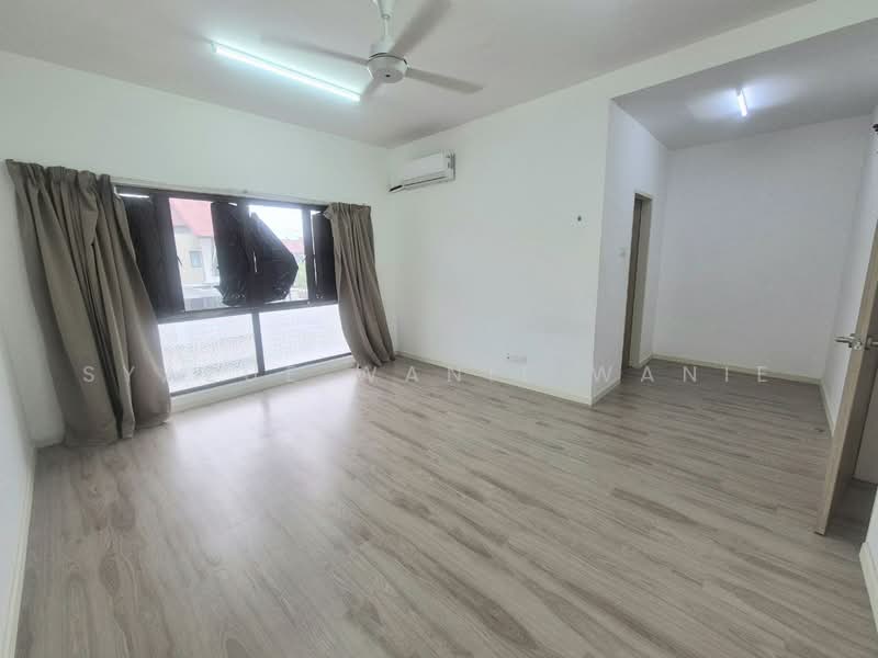 2-storey Terraced House for Sale in Semenyih (Selangor) - Syazue Wanie Wanie - Living Room - PropertyGuru.com.my
