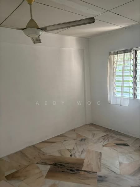 Rumah Flat untuk Dijual di Flat PKNS Section 7 - Abby Woo - PropertyGuru.com.my