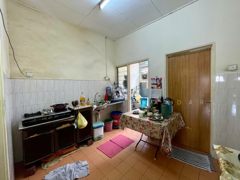 1-storey Terraced House for Sale in Saujana Puchong (Puchong) - Shaziery Iskandar - Kitchen - PropertyGuru.com.my