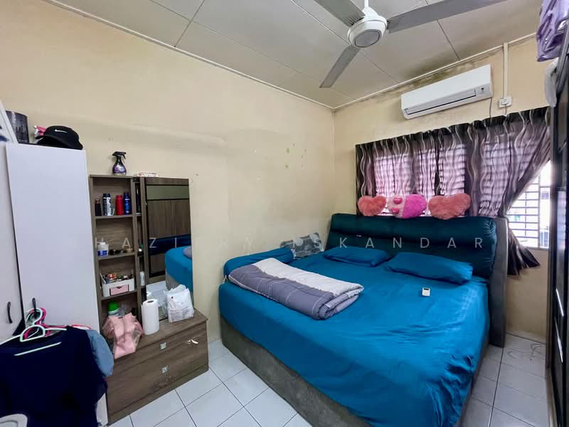 1-storey Terraced House for Sale in Saujana Puchong (Puchong) - Shaziery Iskandar - Bedroom - PropertyGuru.com.my