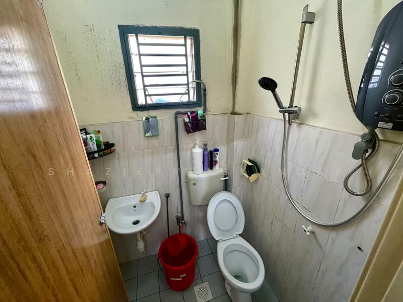 1-storey Terraced House for Sale in Saujana Puchong (Puchong) - Shaziery Iskandar - Bathroom - PropertyGuru.com.my