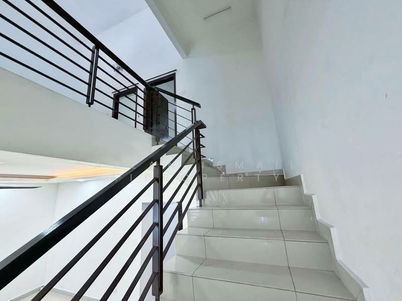 Rumah Teres 2 Tingkat untuk Dijual di Taman Damansara Aliff (Tampoi) - Azlan Ismail aiproperty - Interior - PropertyGuru.com.my