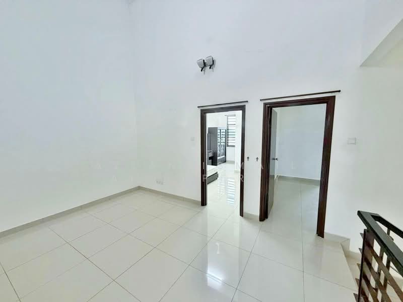 Rumah Teres 2 Tingkat untuk Dijual di Taman Damansara Aliff (Tampoi) - Azlan Ismail aiproperty - Interior - PropertyGuru.com.my