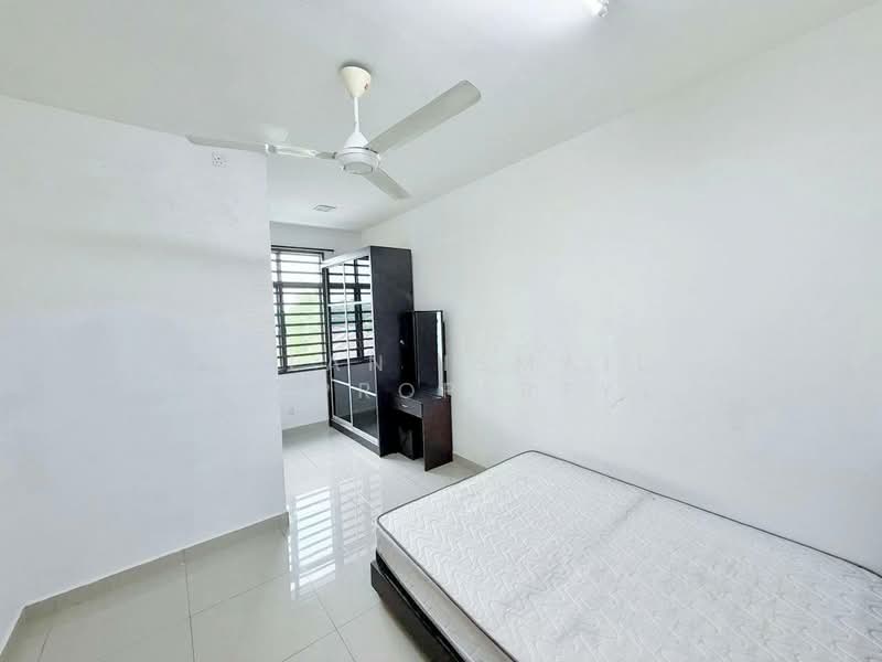 Rumah Teres 2 Tingkat untuk Dijual di Taman Damansara Aliff (Tampoi) - Azlan Ismail aiproperty - Bedroom - PropertyGuru.com.my