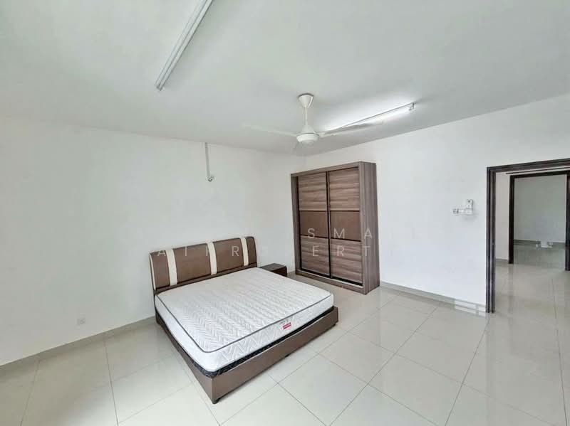 Rumah Teres 2 Tingkat untuk Dijual di Taman Damansara Aliff (Tampoi) - Azlan Ismail aiproperty - Bedroom - PropertyGuru.com.my