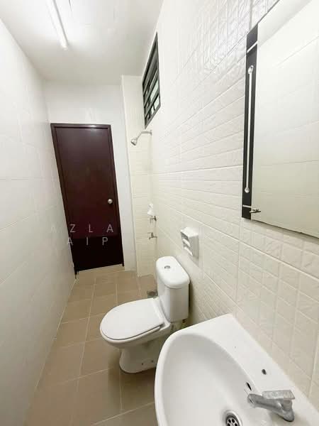 Rumah Teres 2 Tingkat untuk Dijual di Taman Damansara Aliff (Tampoi) - Azlan Ismail aiproperty - Bathroom - PropertyGuru.com.my