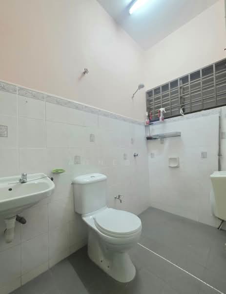 2-storey Terraced House for Sale in Bandar Putra (Kulai) - Agnes . - Bathroom - PropertyGuru.com.my